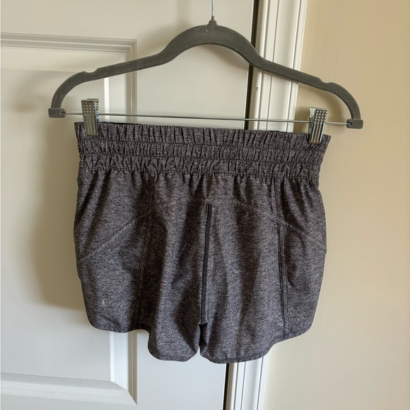 Lululemon women short 4” - Picture 1 of 2